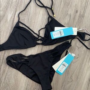 Beach bunny black bikini